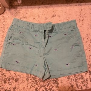 Vineyard vines embroidered shorts
